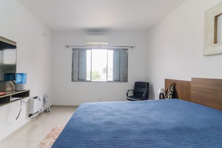 Casa à venda com 200m², 4 quartos e 2 vagasQuarto 1 - Suite 