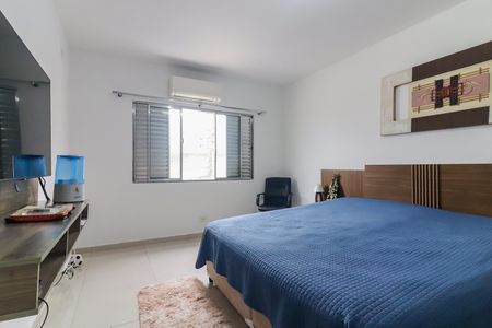 Casa à venda com 200m², 4 quartos e 2 vagasQuarto 1 - Suite 