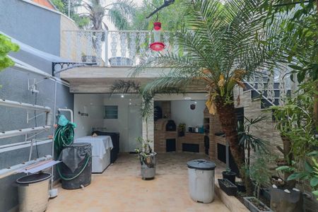 Casa à venda com 200m², 4 quartos e 2 vagasChurrasqueira e Lavanderia