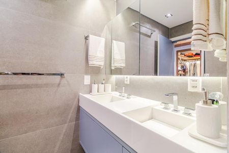 Apartamento à venda com 158m², 3 quartos e 1 vagaBanheiro da Suíte 2