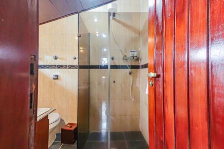 Casa à venda com 236m², 4 quartos e 5 vagasBanheiro da Suíte 1