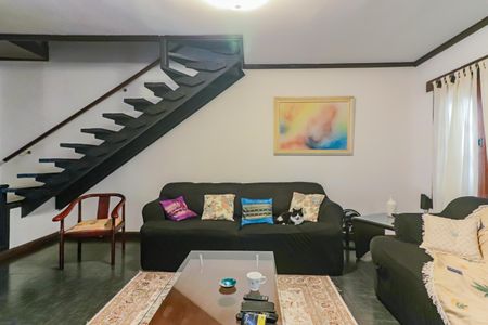 Casa à venda com 236m², 4 quartos e 5 vagasSala