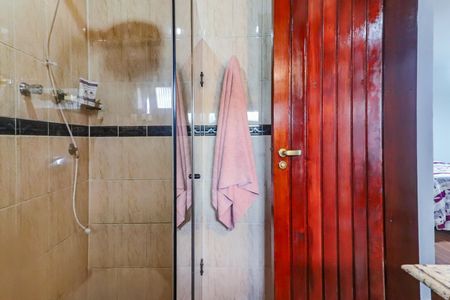 Casa à venda com 236m², 4 quartos e 5 vagasBanheiro da Suíte 1