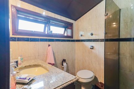 Casa à venda com 236m², 4 quartos e 5 vagasBanheiro da Suíte 1