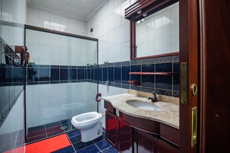 Casa à venda com 236m², 4 quartos e 5 vagasBanheiro da Suíte 2