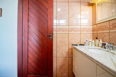 Casa à venda com 236m², 4 quartos e 5 vagasBanheiro da Suíte 4