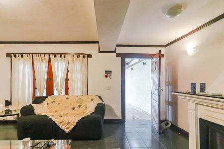 Casa à venda com 236m², 4 quartos e 5 vagasSala