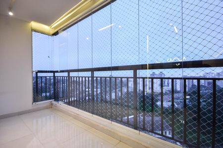 Apartamento à venda com 69m², 3 quartos e 2 vagasVaranda