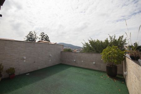 Casa de condomínio à venda com 180m², 3 quartos e 2 vagas Casa de condomínio à venda com 180m², 3 quartos e 2 vagasQuintal