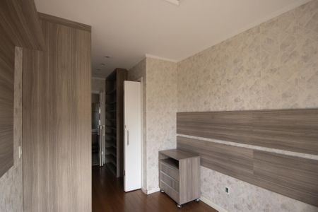 Casa de condomínio à venda com 180m², 3 quartos e 2 vagas Casa de condomínio à venda com 180m², 3 quartos e 2 vagasSuíte