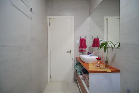 Casa à venda com 300m², 3 quartos e 2 vagasBanheiro