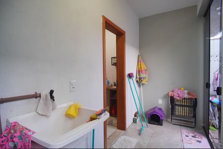 Casa à venda com 300m², 3 quartos e 2 vagasÁrea de Serviço