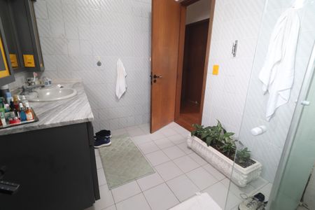 Casa à venda com 650m², 4 quartos e 2 vagasBanheiro 2