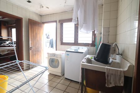 Casa à venda com 650m², 4 quartos e 2 vagas Área de Serviço