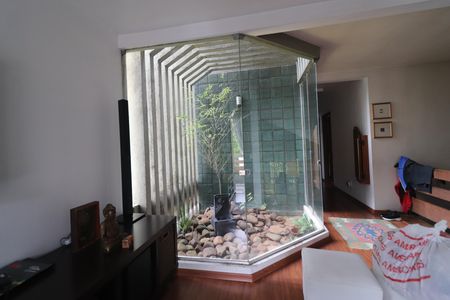 Casa à venda com 650m², 4 quartos e 2 vagasSala 2