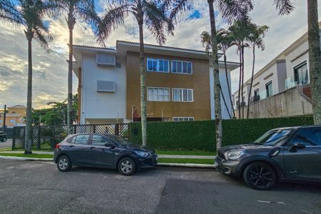 Apartamento para alugar com 110m², 3 quartos e 1 vaga Apartamento para alugar com 110m², 3 quartos e 1 vagaFachada