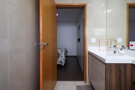 Casa à venda com 200m², 3 quartos e 4 vagasBanheiro da Suíte 2