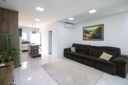 Casa à venda com 200m², 3 quartos e 4 vagasSala