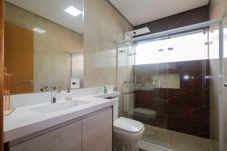 Casa à venda com 200m², 3 quartos e 4 vagasBanheiro da Suíte 2