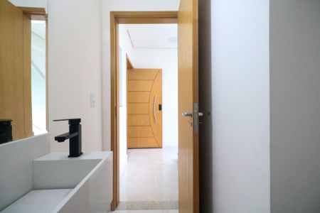 Casa à venda com 200m², 3 quartos e 4 vagasLavabo