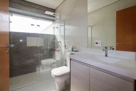 Casa à venda com 200m², 3 quartos e 4 vagasBanheiro da Suíte 3