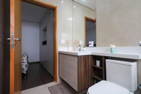 Casa à venda com 200m², 3 quartos e 4 vagasBanheiro da Suíte 2