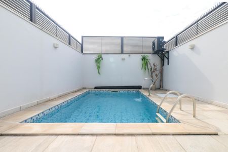 Casa à venda com 200m², 3 quartos e 4 vagasPiscina