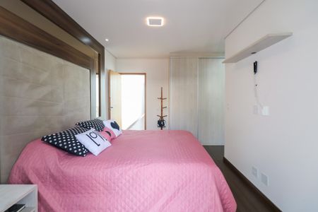 Casa à venda com 200m², 3 quartos e 4 vagasSuíte 1