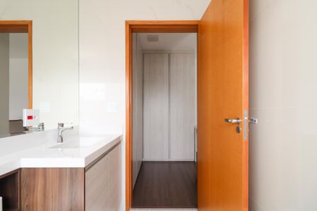 Casa à venda com 200m², 3 quartos e 4 vagasBanheiro da Suíte 3