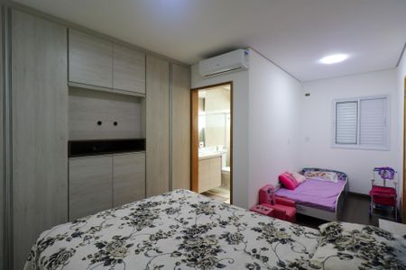 Casa à venda com 200m², 3 quartos e 4 vagasSuíte 2