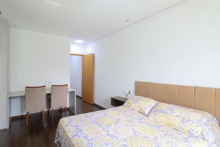 Casa à venda com 200m², 3 quartos e 4 vagasSuíte 3