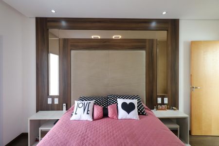 Casa à venda com 200m², 3 quartos e 4 vagasSuíte 1