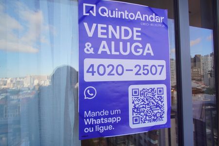 Apartamento à venda com 36m², 1 quarto e 1 vagaAdesivo