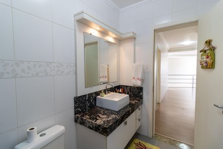 Casa de condomínio à venda com 400m², 3 quartos e 4 vagasBanheiro