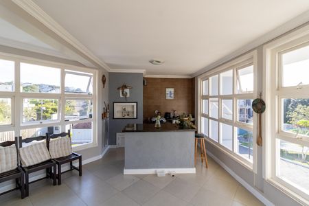 Casa de condomínio à venda com 400m², 3 quartos e 4 vagasChurrasqueira