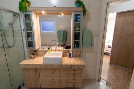 Casa de condomínio à venda com 400m², 3 quartos e 4 vagasBanheiro da Suíte