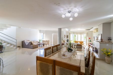 Casa de condomínio à venda com 400m², 3 quartos e 4 vagasSala