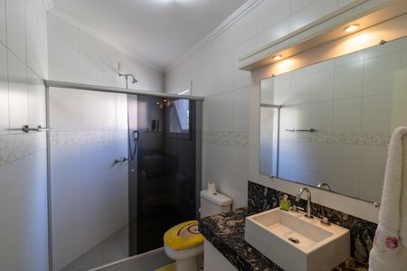 Casa de condomínio à venda com 400m², 3 quartos e 4 vagasBanheiro