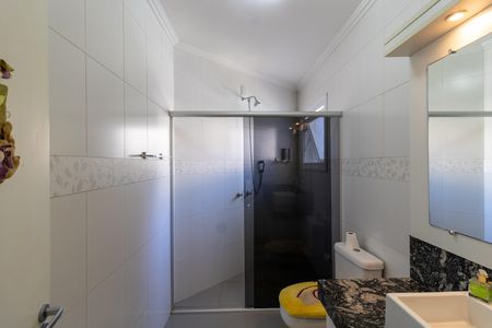 Casa de condomínio à venda com 400m², 3 quartos e 4 vagasBanheiro