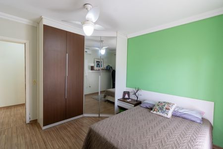 Casa de condomínio à venda com 400m², 3 quartos e 4 vagasQuarto 1