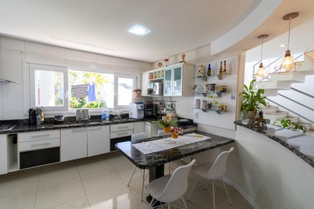 Casa de condomínio à venda com 400m², 3 quartos e 4 vagasCozinha