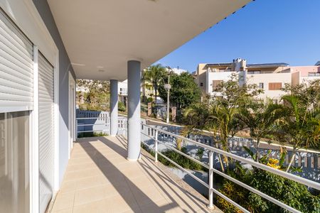 Casa de condomínio à venda com 400m², 3 quartos e 4 vagasSacada