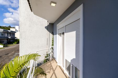 Casa de condomínio à venda com 400m², 3 quartos e 4 vagasSacada