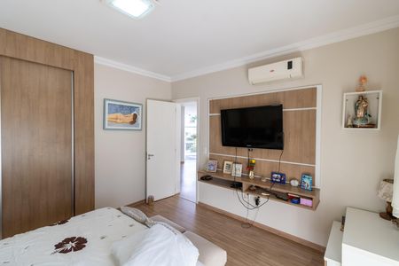 Casa de condomínio à venda com 400m², 3 quartos e 4 vagasSuíte