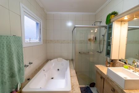 Casa de condomínio à venda com 400m², 3 quartos e 4 vagasBanheiro da Suíte