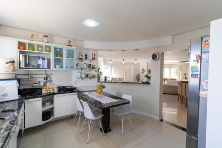 Casa de condomínio à venda com 400m², 3 quartos e 4 vagasCozinha