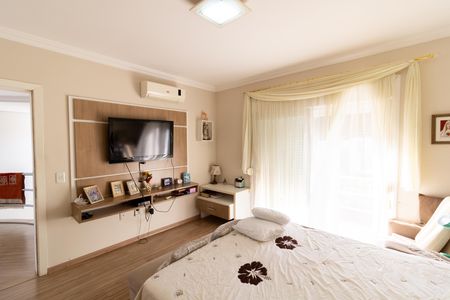 Casa de condomínio à venda com 400m², 3 quartos e 4 vagasSuíte