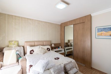 Casa de condomínio à venda com 400m², 3 quartos e 4 vagasSuíte