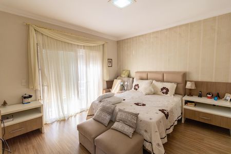 Casa de condomínio à venda com 400m², 3 quartos e 4 vagasSuíte