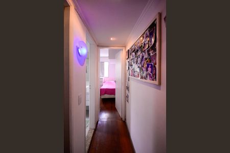 Apartamento à venda com 63m², 2 quartos e 1 vaga Apartamento à venda com 63m², 2 quartos e 1 vagaCorredor de acesso aos quartos